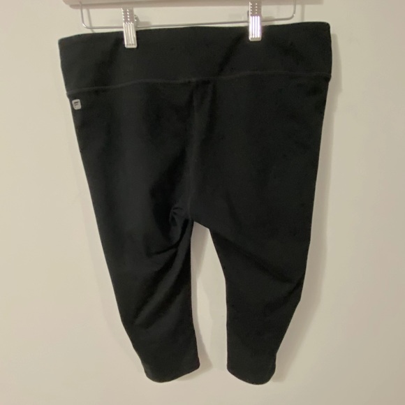Fabletics Black Cropped Leggings LARGE - Picture 2 of 5